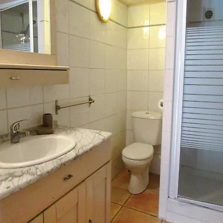 I Apartment *